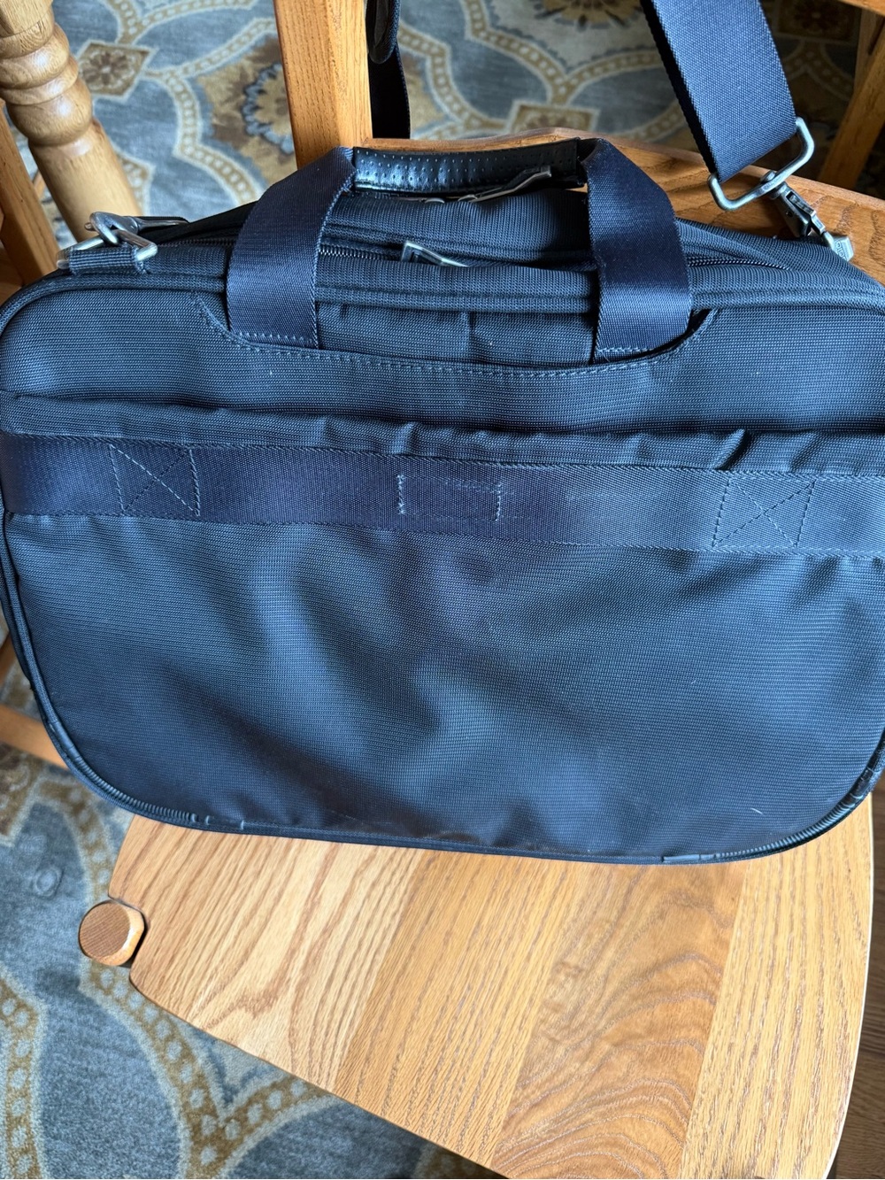 Ohio Men's Black Nylon Laptop/Messenger/Briefcase/Business Bag